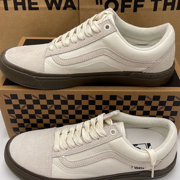 Vans Men’s Bmx Old Skool
Marshmallow/Gum
VN0005UZOVM Sneakers - Picture 2 of 16